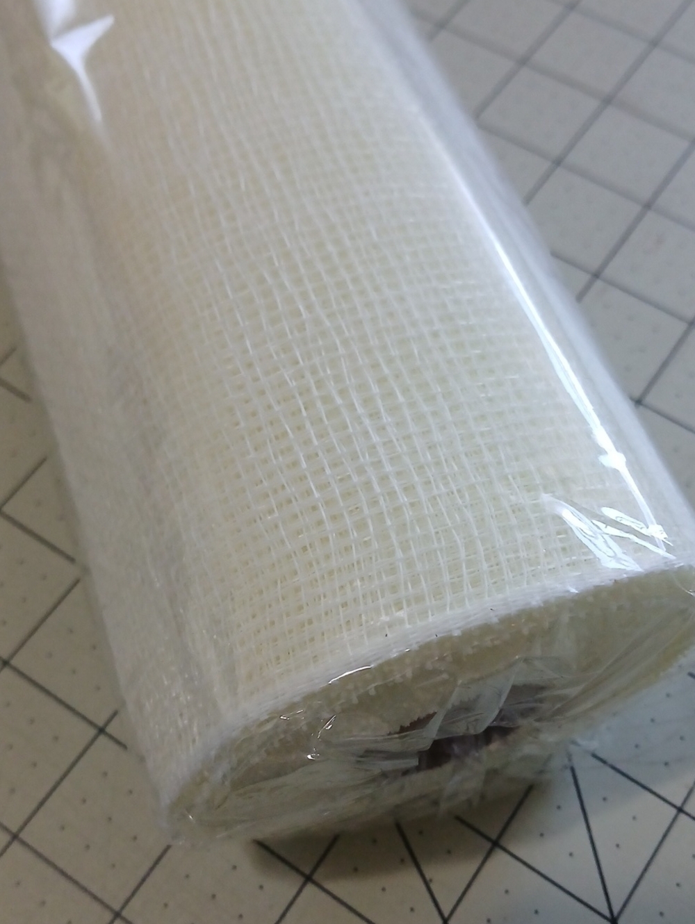 Deco Mesh - Ivory - Picture 3 of 5